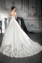 Load image into Gallery viewer, 810 Demetrios